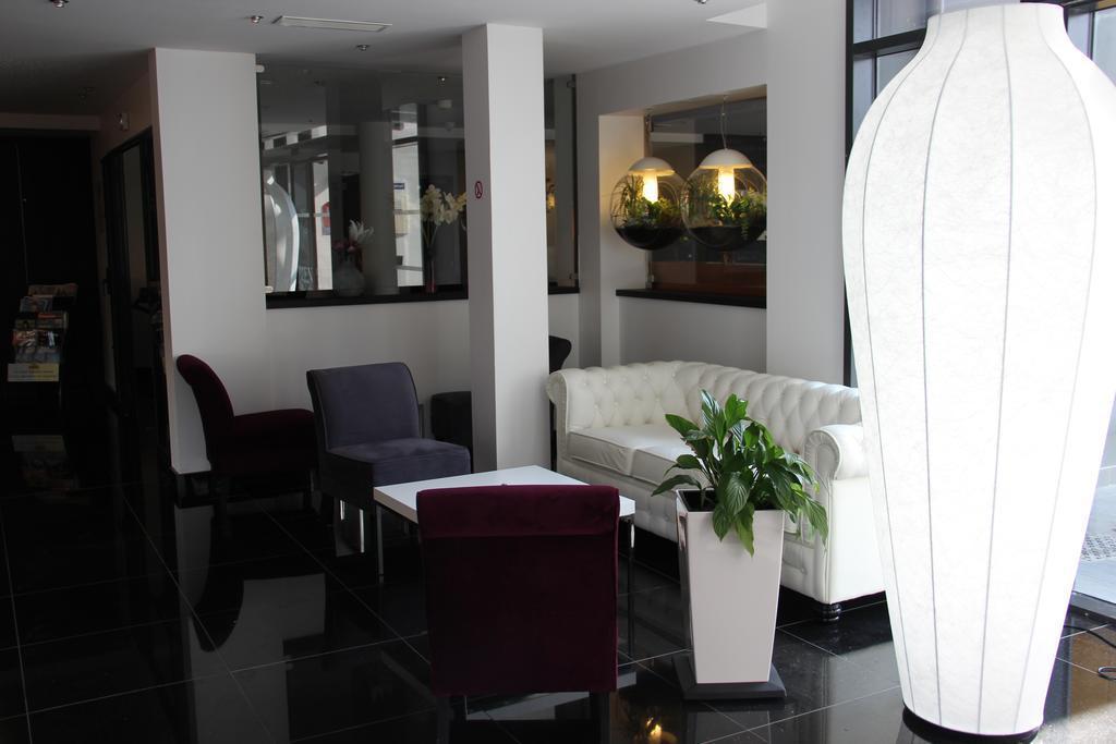 Kyriad Saint Quentin En Yvelines - Montigny Экстерьер фото