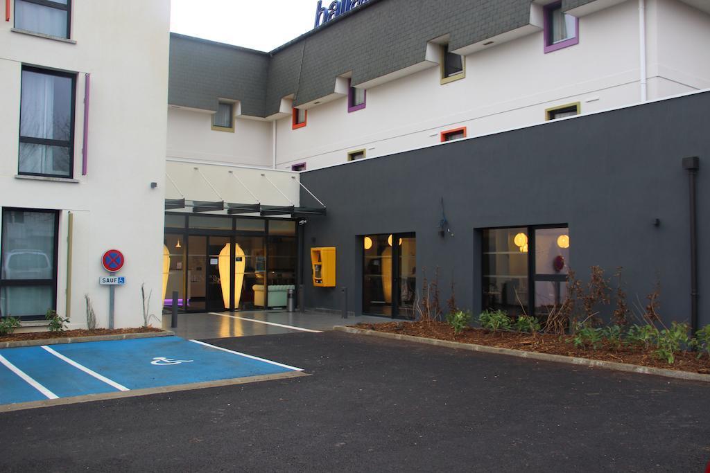 Kyriad Saint Quentin En Yvelines - Montigny Экстерьер фото