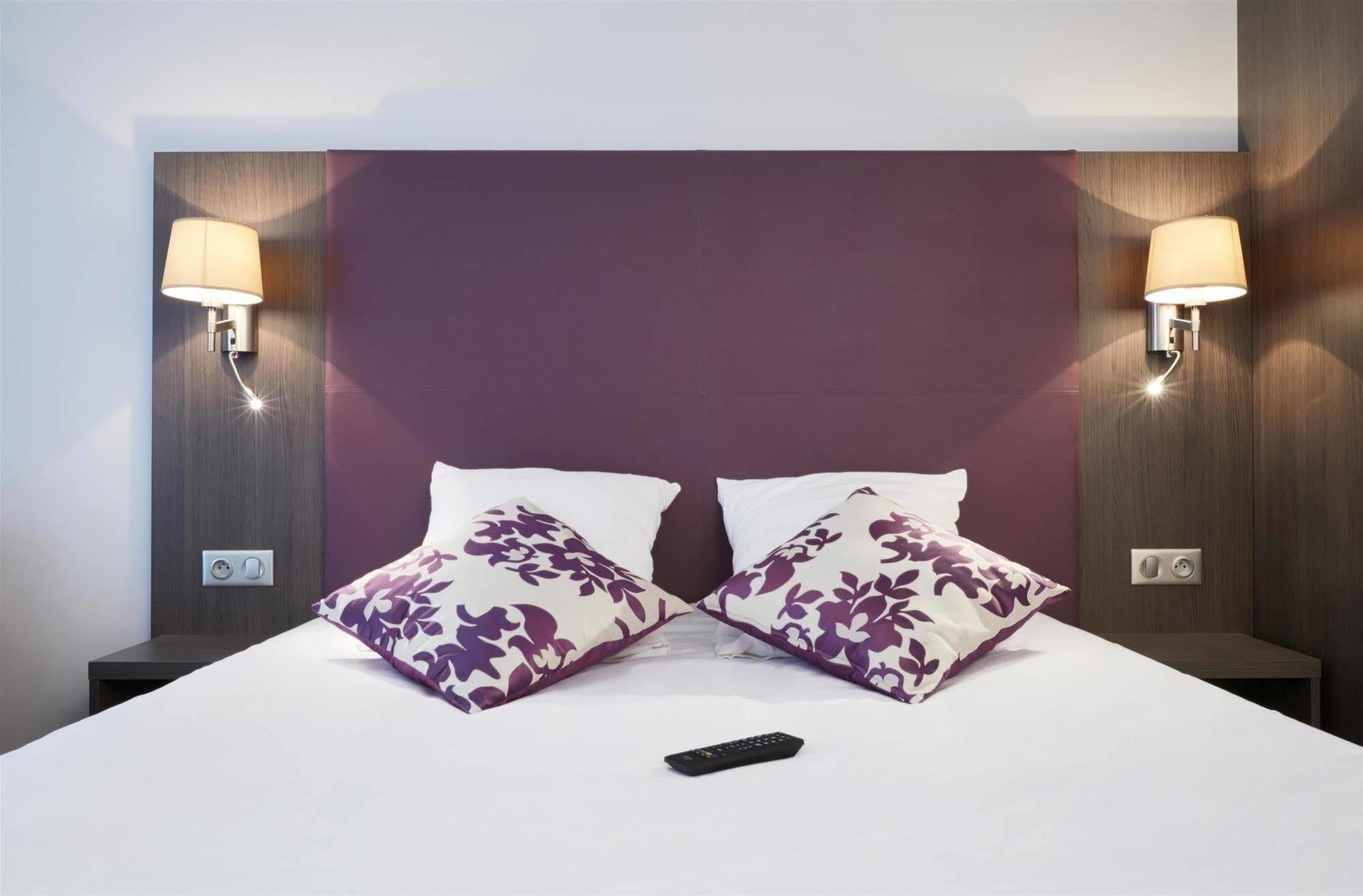 Kyriad Saint Quentin En Yvelines - Montigny Экстерьер фото