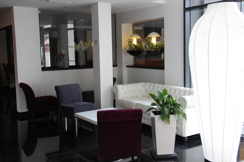 Kyriad Saint Quentin En Yvelines - Montigny Экстерьер фото
